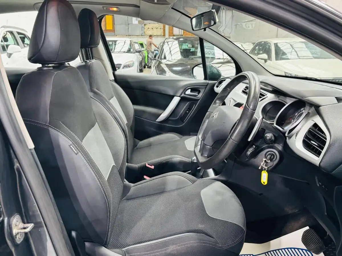 2013-citroen-c3-14e-hdi-vtr-big-18