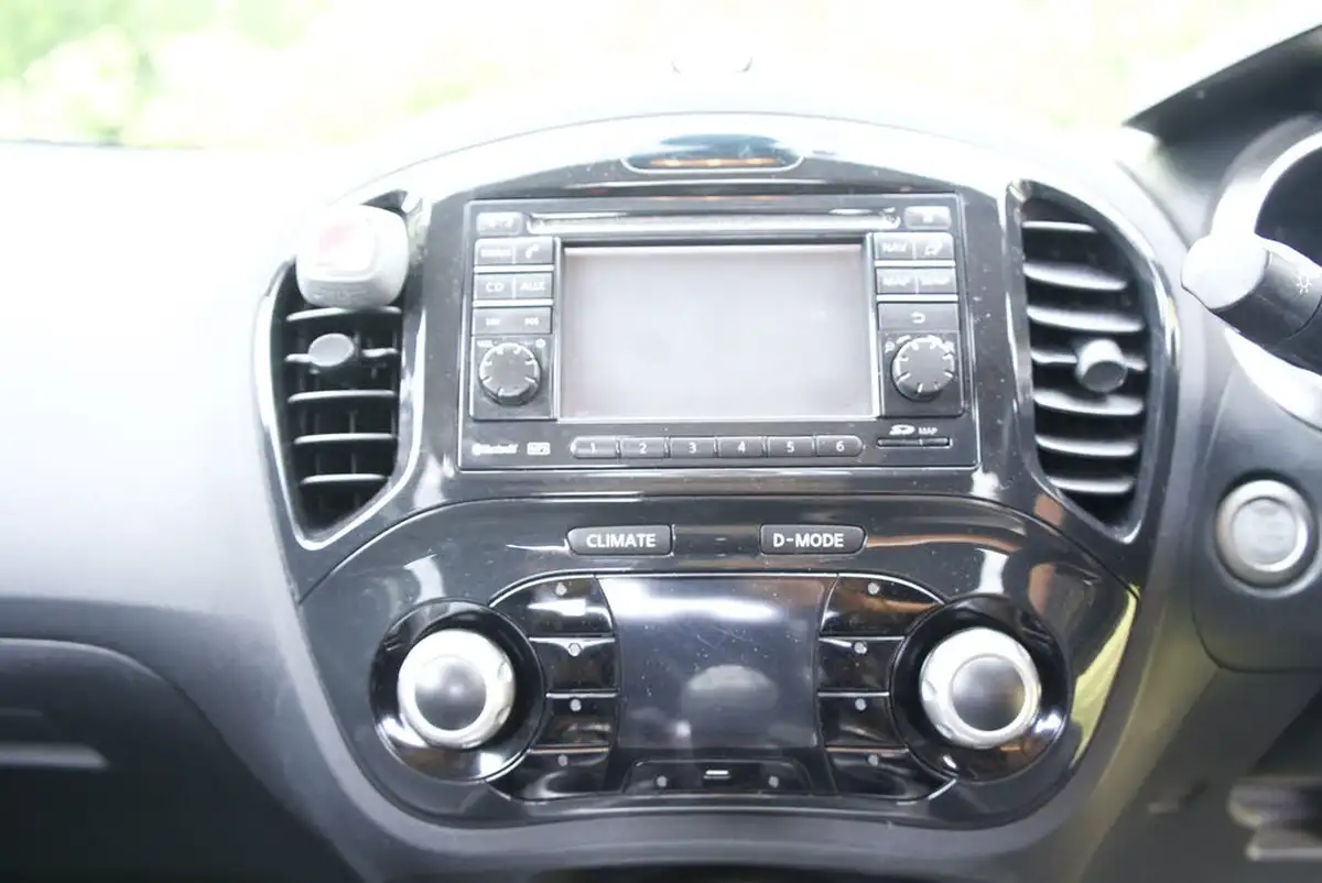2012-nissan-juke-16-tekna-16v-1598cc-big-48