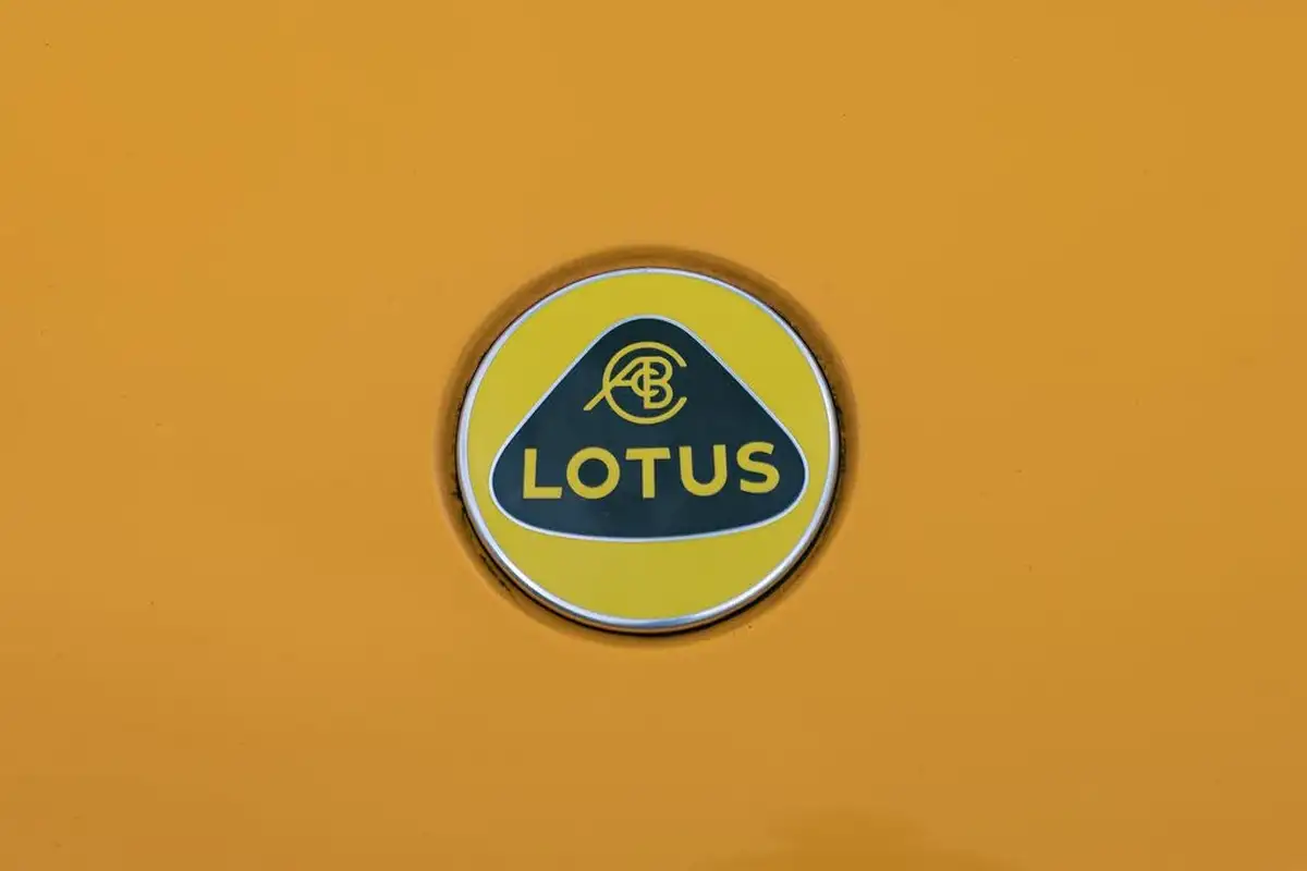 2024-lotus-emira-35-first-edition-v6-big-28