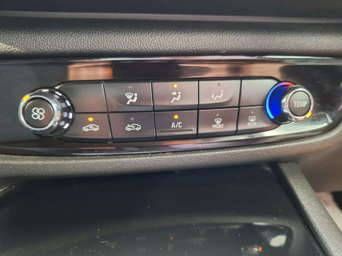 2018-vauxhall-insignia-grand-sport-16td-design-nav-136ps-ecotec-big-26