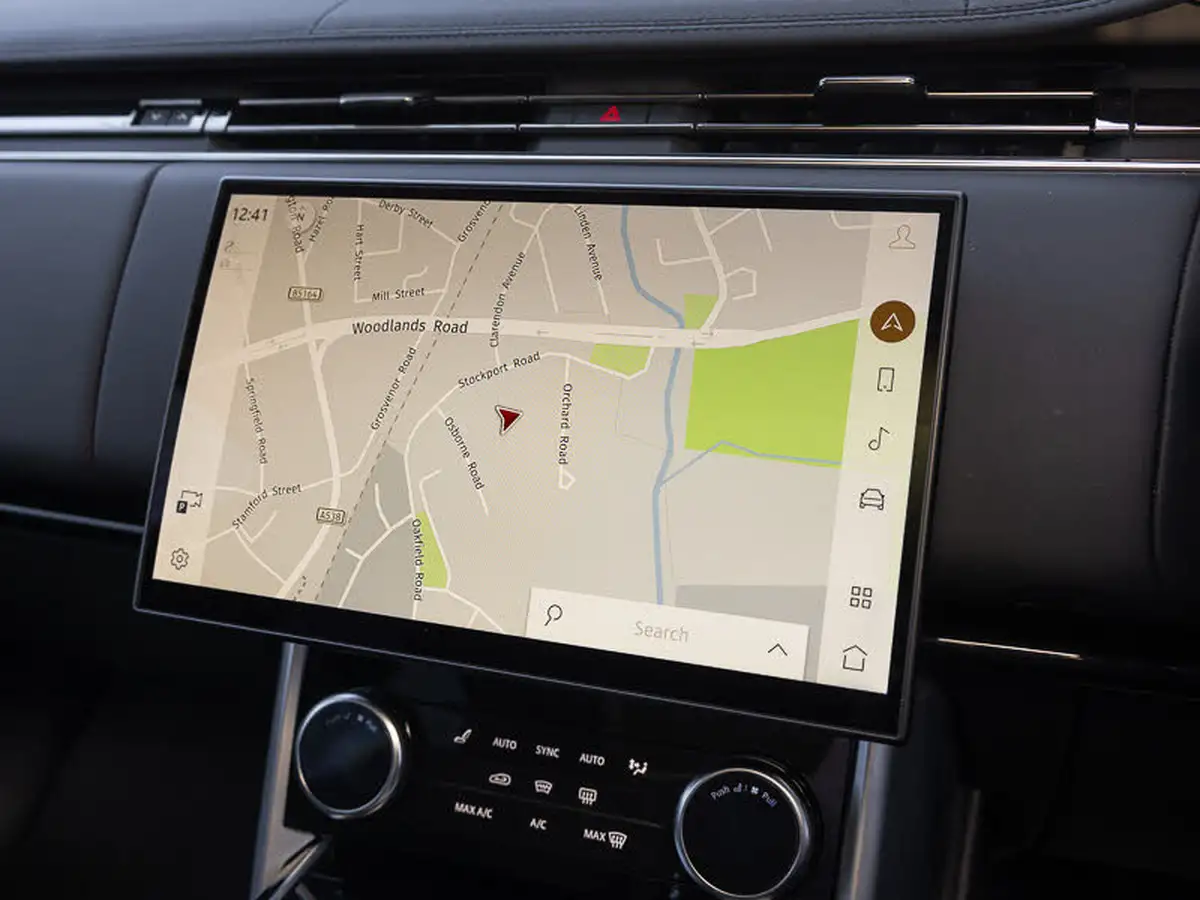 2022-land-rover-range-rover-30-p440e-se-big-7