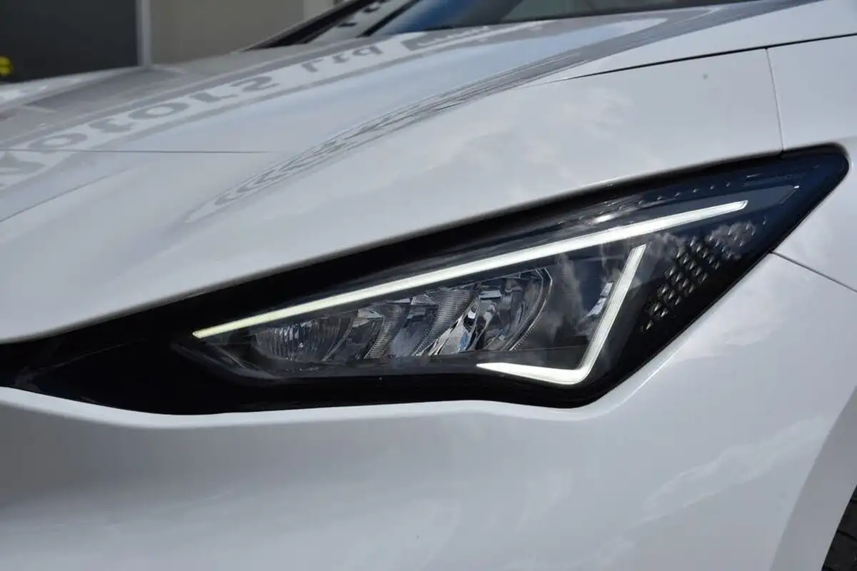 2022-cupra-born-e-v2-204ps-58kwh-big-14