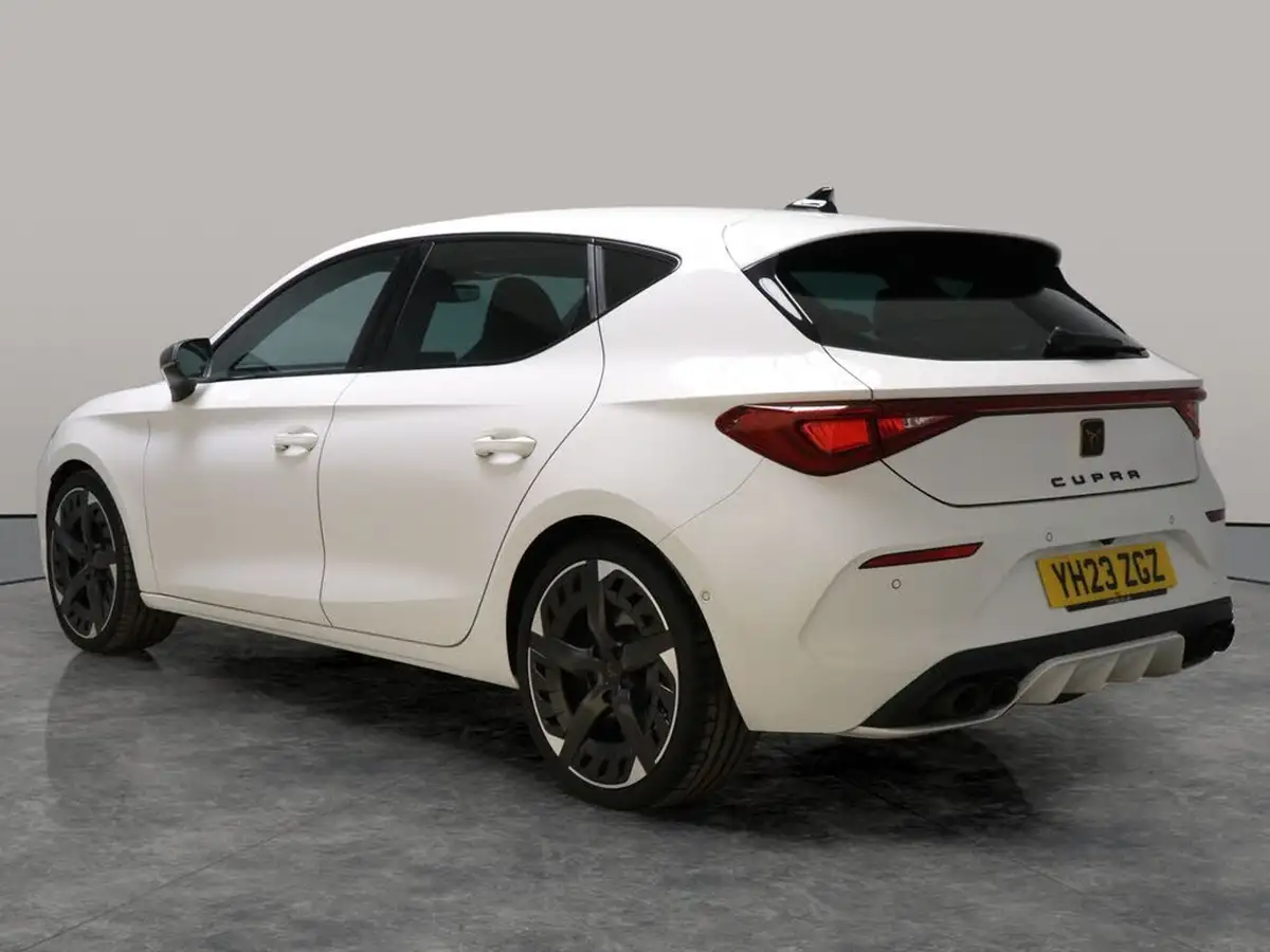 2023-cupra-leon-nf-20-tsi-vz3-300ps-hatchback-big-15