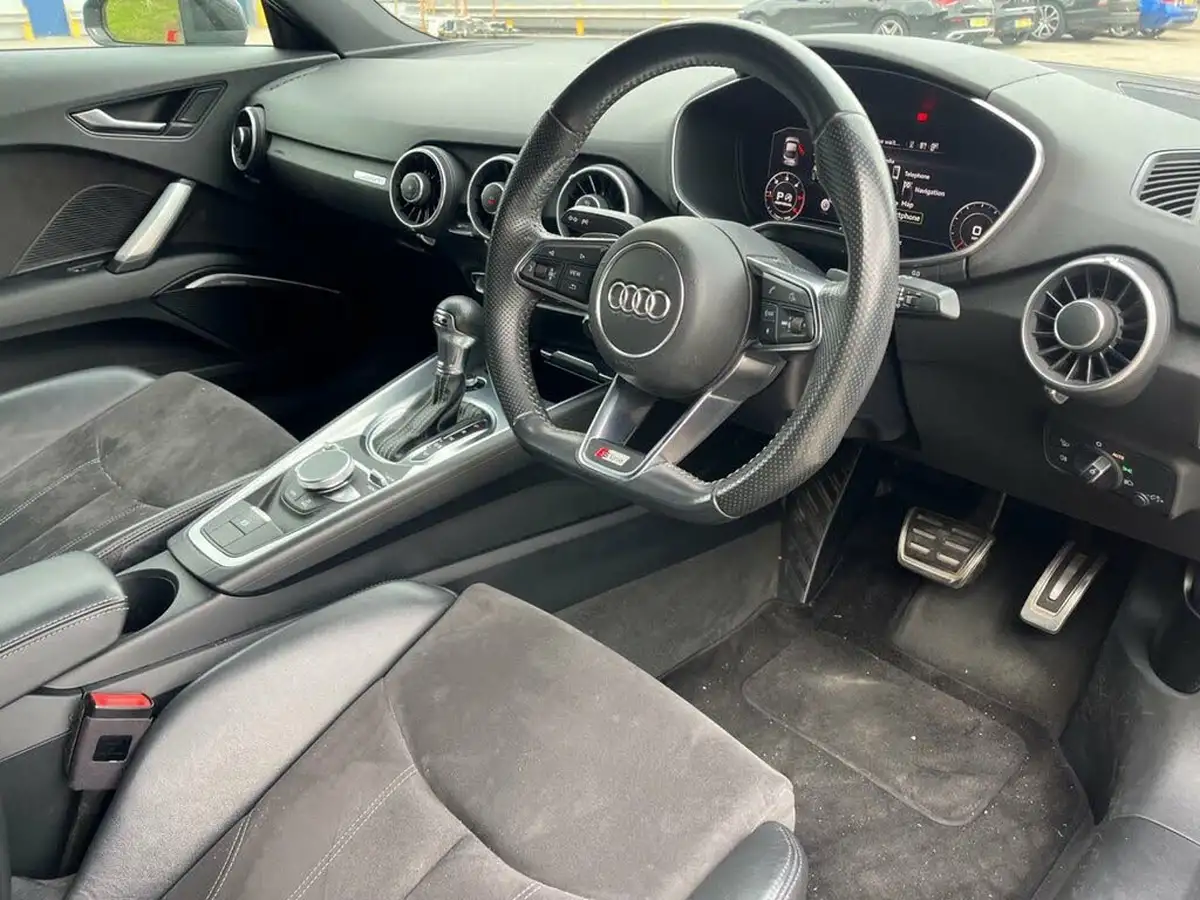 2017-audi-tt-coupe-20-tdi-quattro-black-edition-big-4