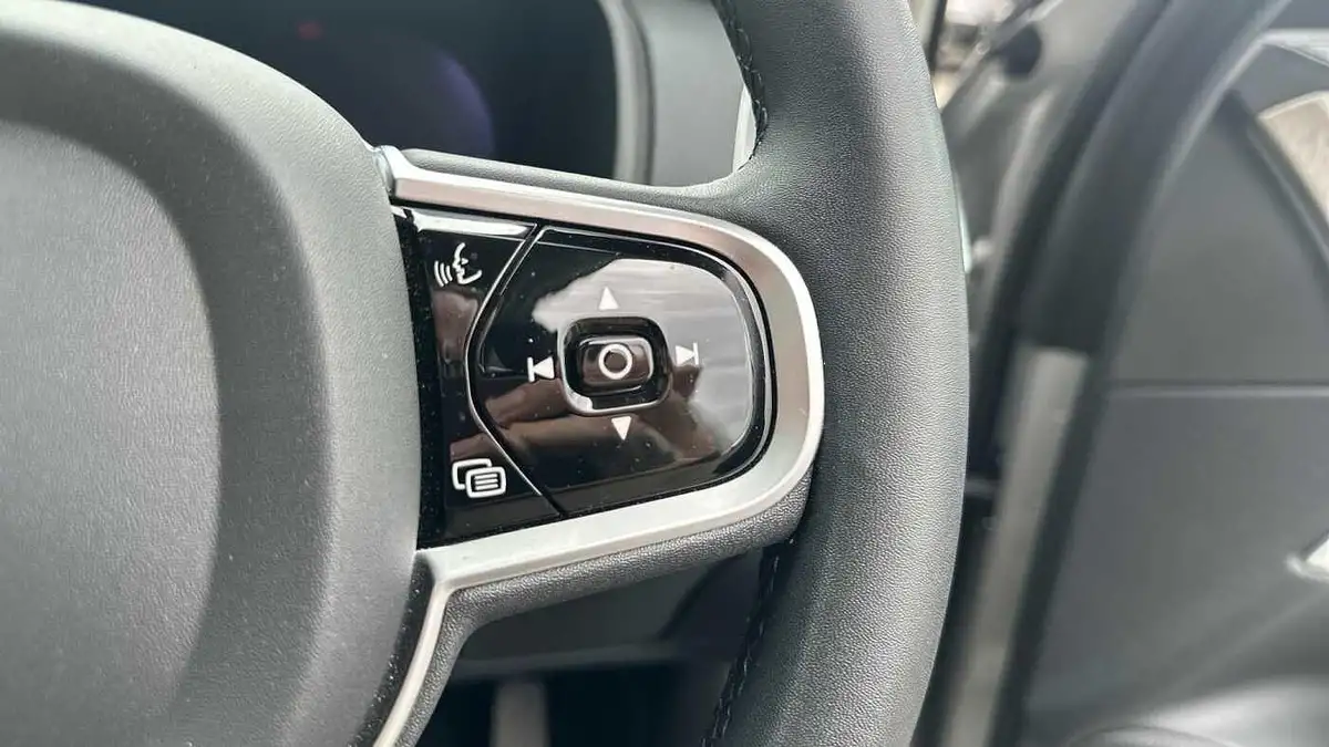 2022-volvo-xc90-20-t8-ultimate-bright-big-20
