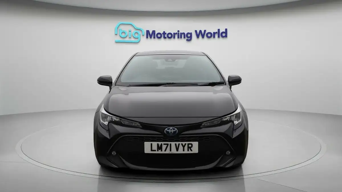 2022-toyota-corolla-18-vvt-i-design-120bhp-trk-hatchback-5d-big-2