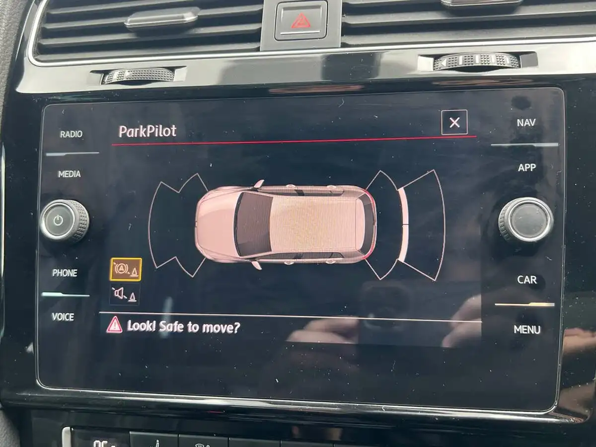 2018-volkswagen-golf-20tdi-gtd-hatchback-5d-big-50