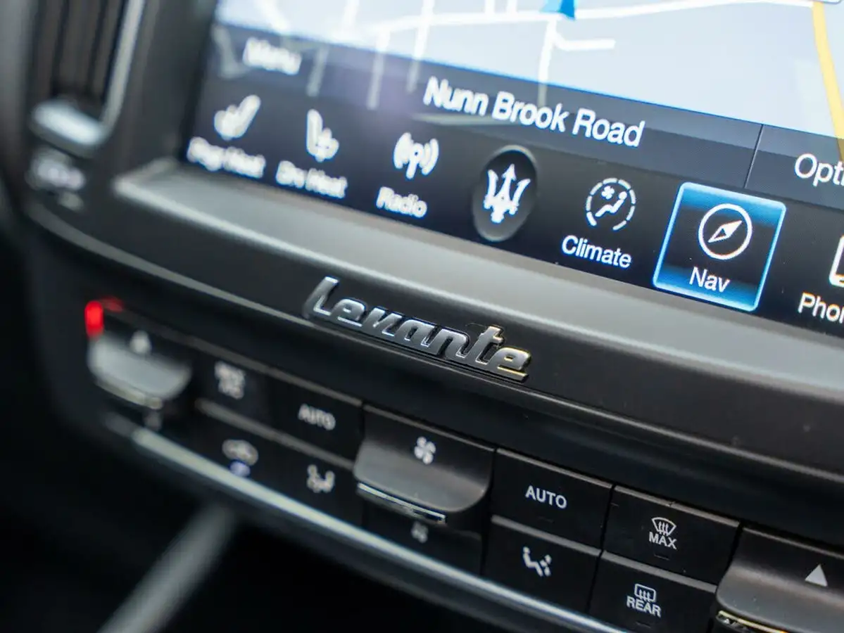 2020-maserati-levante-30-big-17