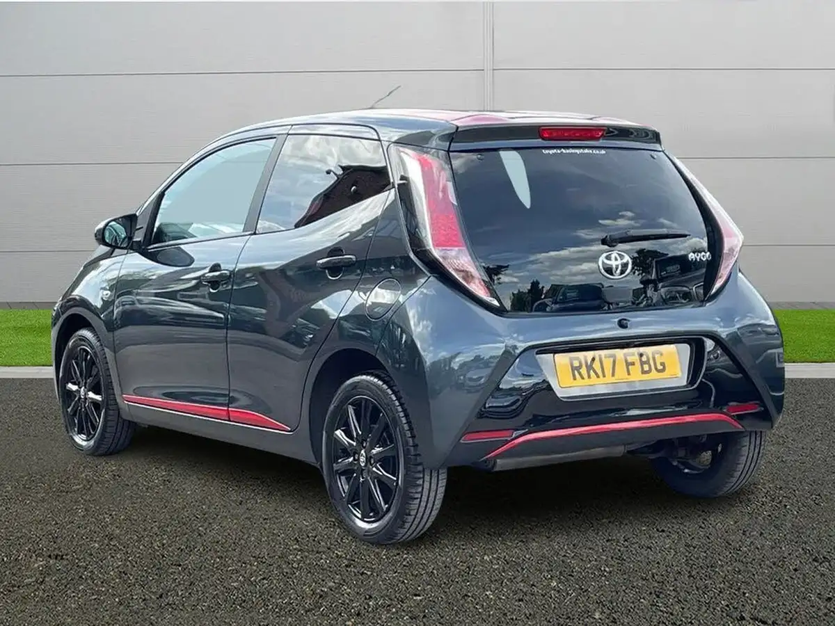 2017-toyota-aygo-10-vvt-i-x-press-71bhp-big-4