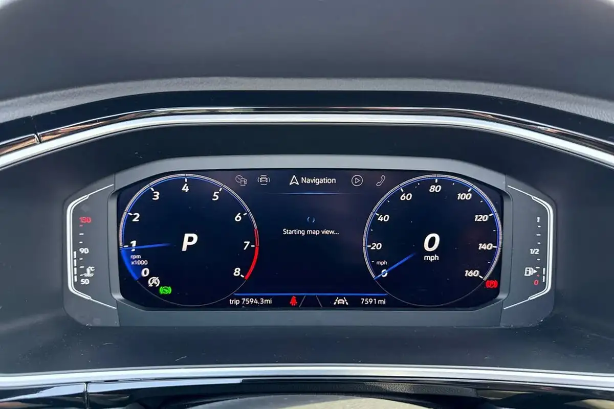 2024-volkswagen-t-roc-15-tsi-r-line-convertible-2d-dsg-big-36
