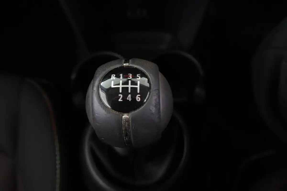 2016-mini-cooper-15-cooper-ss-hatchback-3d-big-22