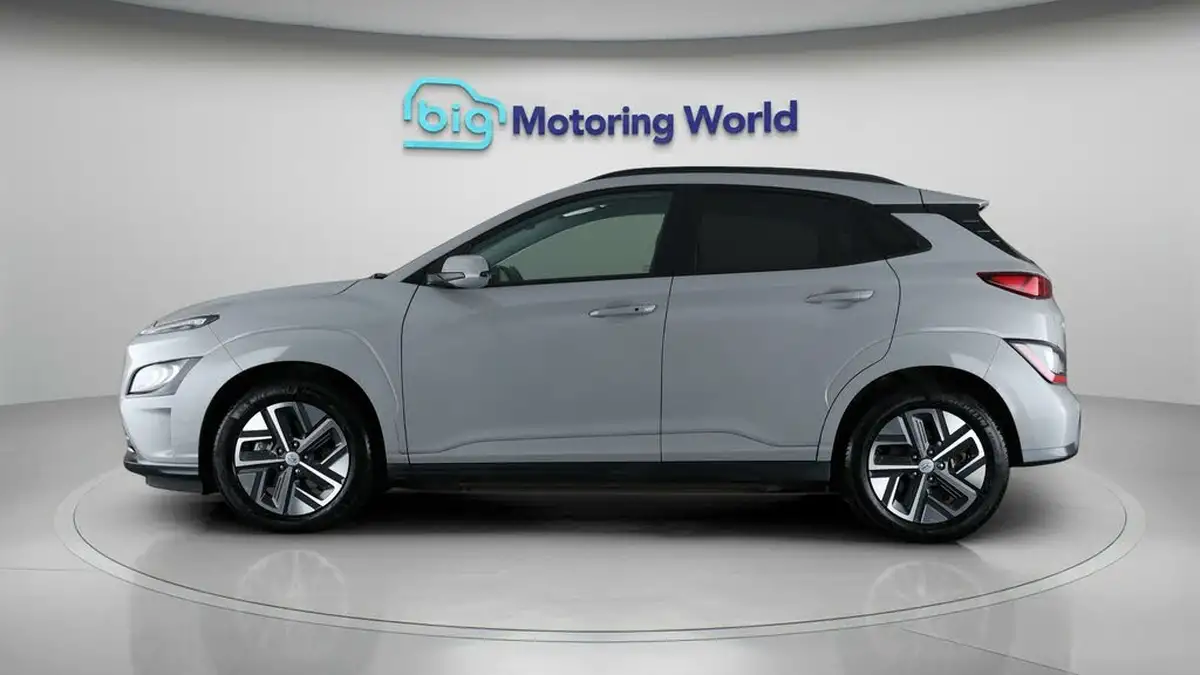 2022-hyundai-kona-e-premium-204ps-64kwh-7kw-obc-big-3