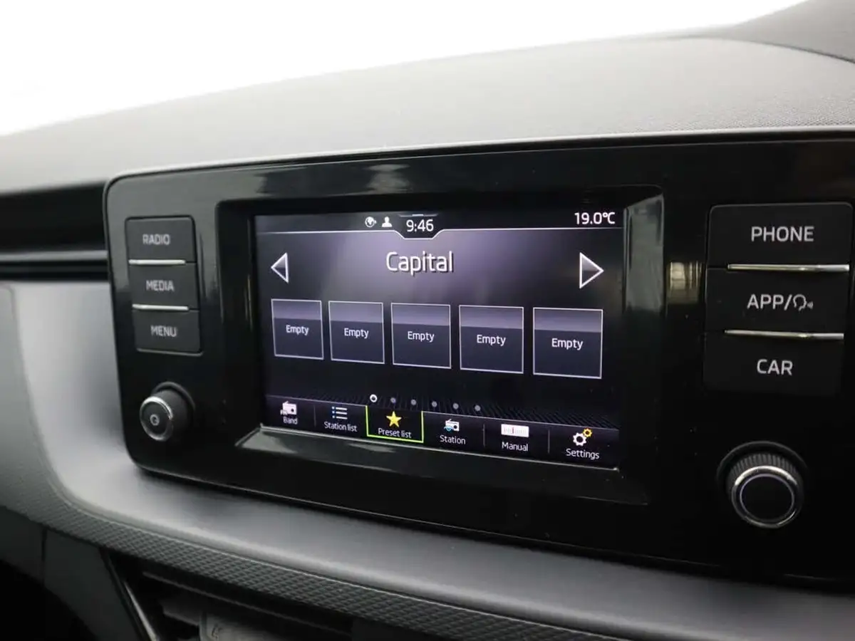 2023-skoda-scala-10-tsi-s-big-18