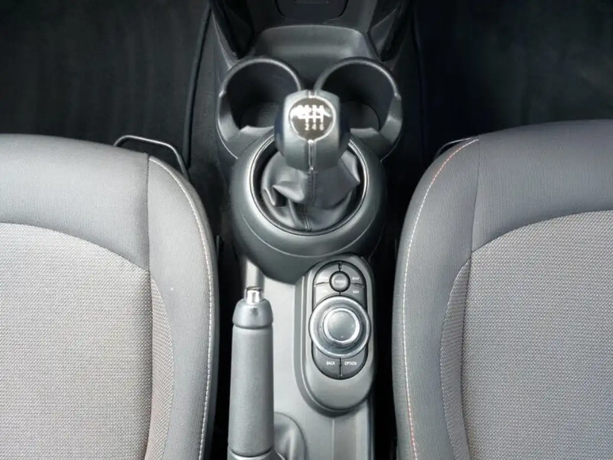 2021-mini-cooper-15-cooper-classic-hatchback-3d-big-14
