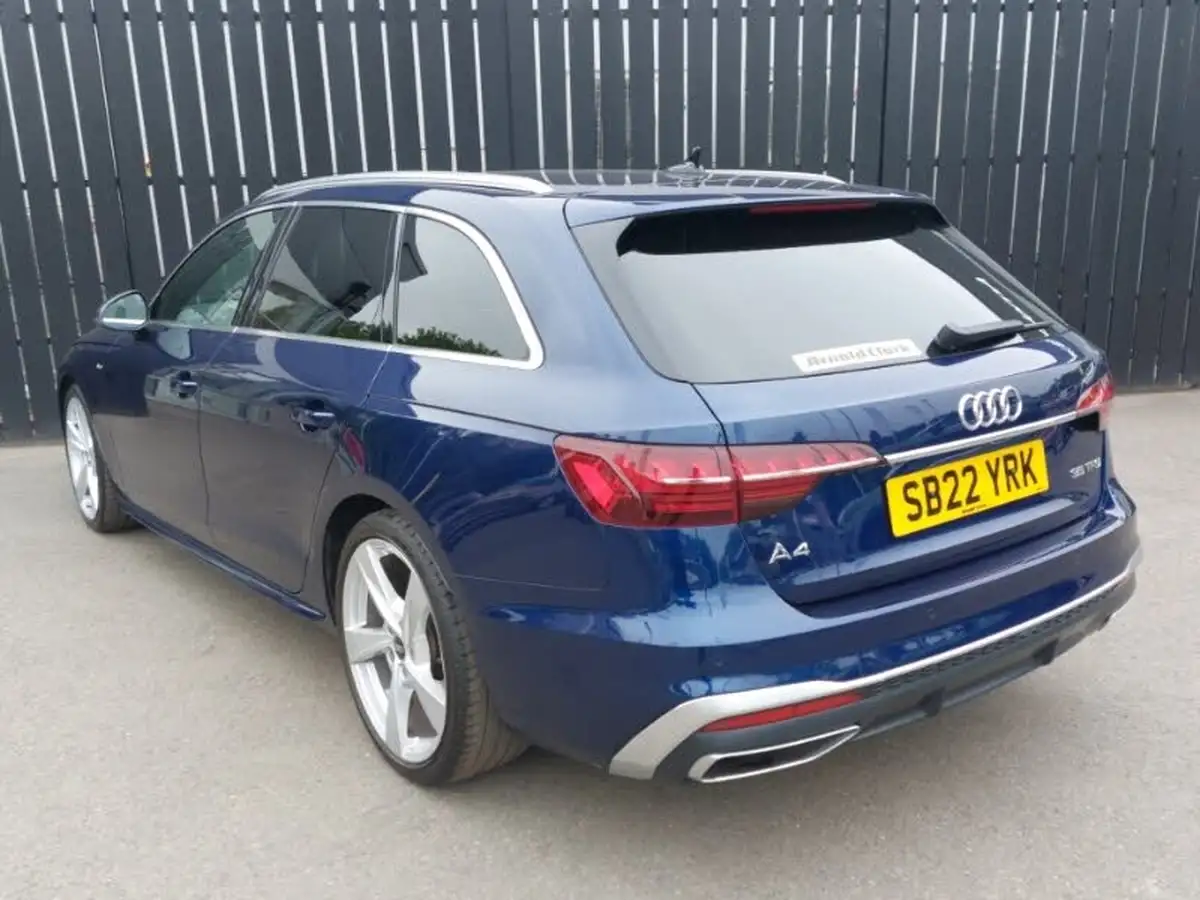 2022-audi-a4-avant-20-35-tfsi-s-line-tronic-big-1