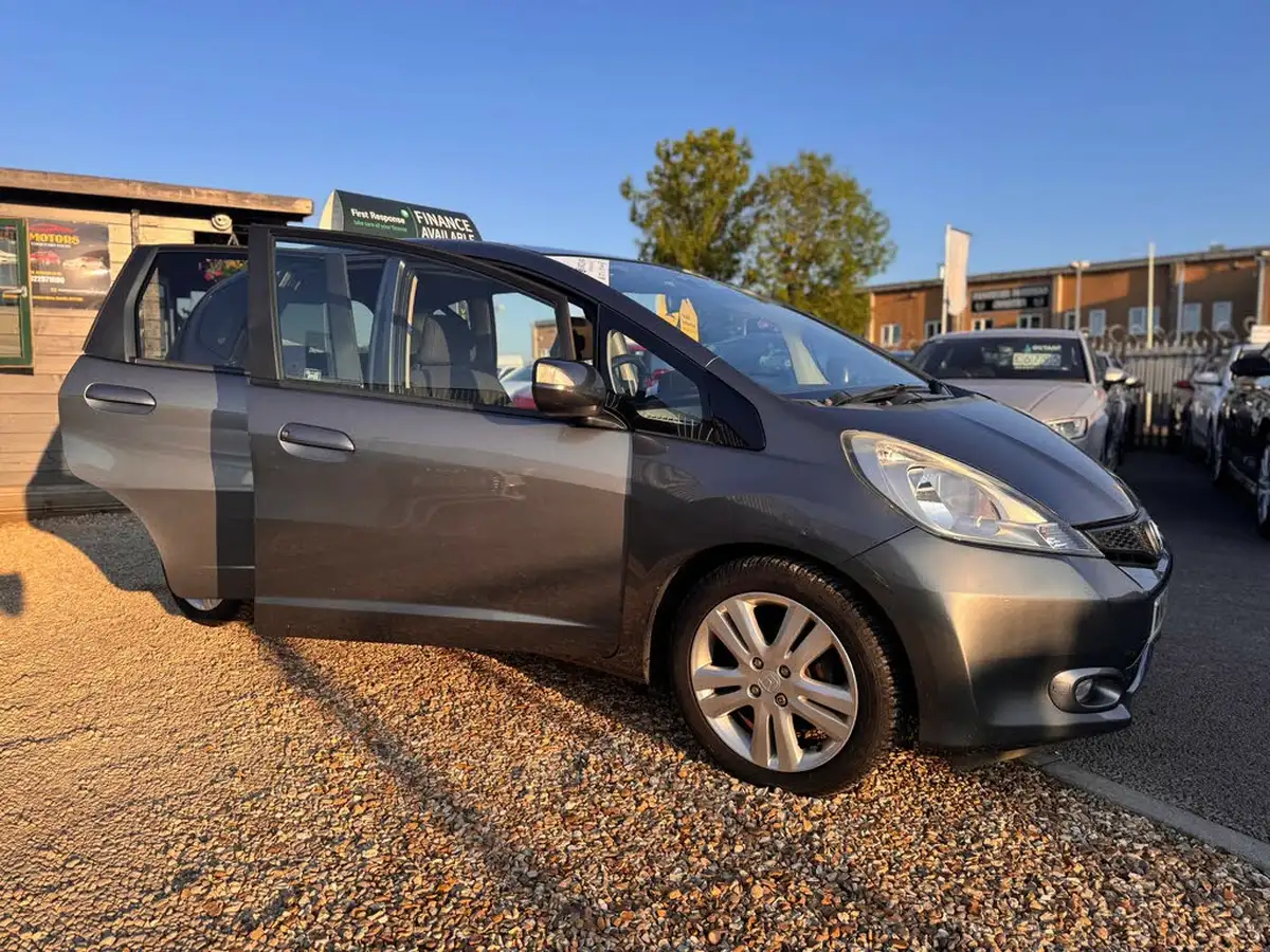 2011-honda-jazz-14-ex-big-43