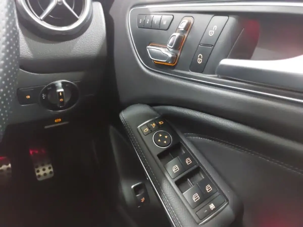 2018-mercedes-benz-gla-class-21d-gla-200d-amg-line-134bhp-premium-plusss-4matic-7g-dct-big-11