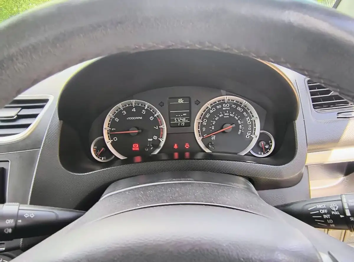 2015-suzuki-swift-12-sz3-3d-big-10