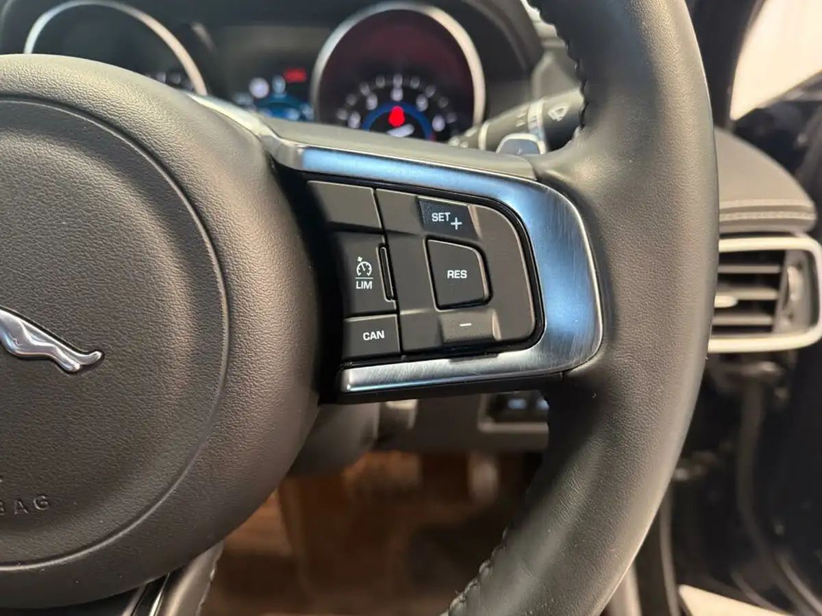 2018-jaguar-xe-20i-r-sport-200ps-1999cc-big-16