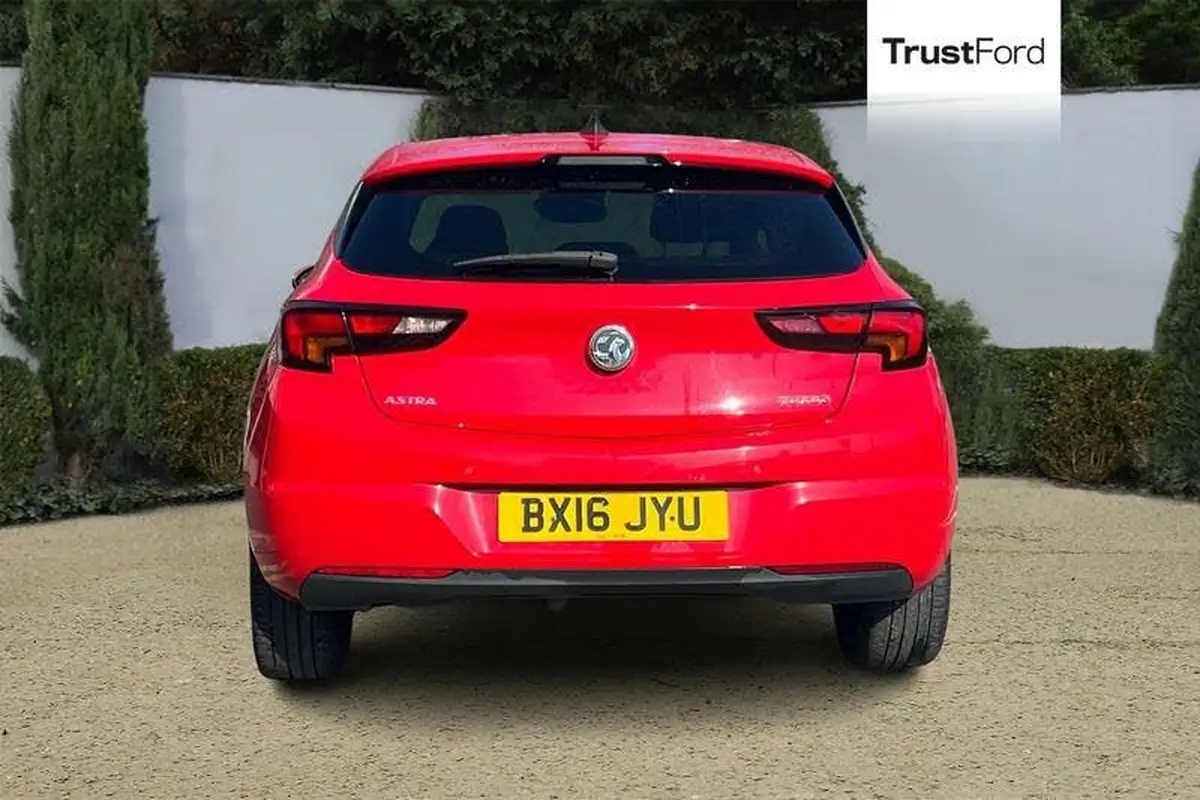 2016-vauxhall-astra-14i-16v-turbo-sri-nav-150ps-hatchback-big-6
