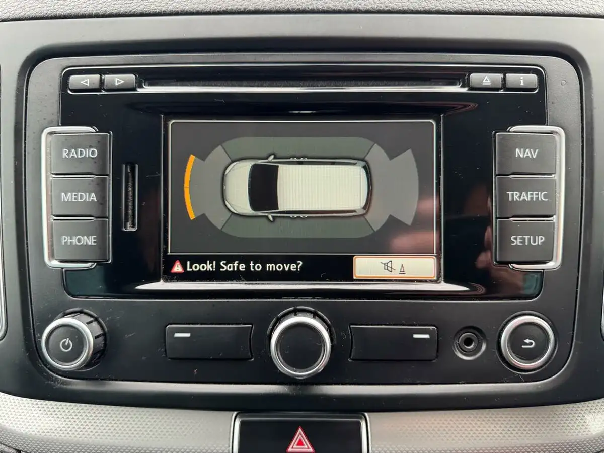 2012-volkswagen-sharan-20td-se-140ps-bluemotion-tech-big-48