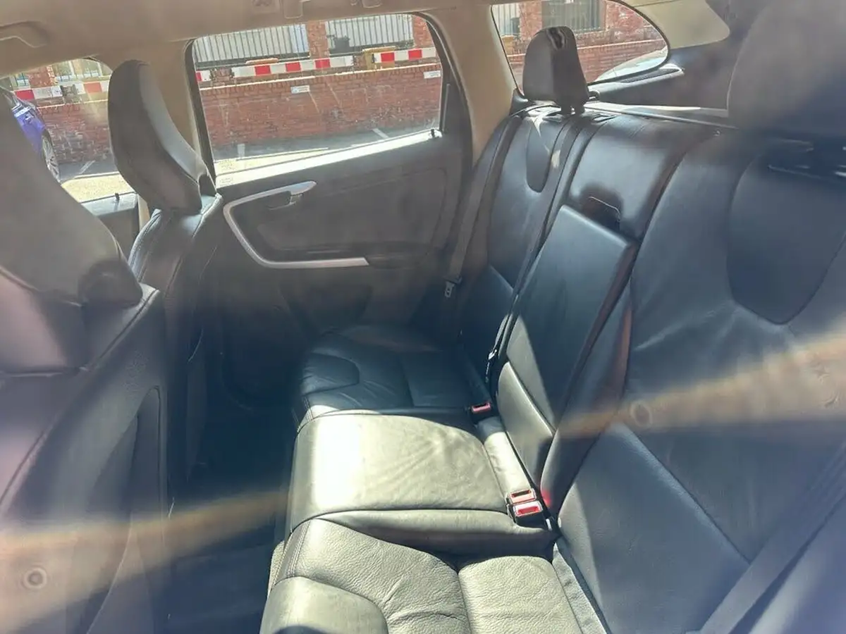 2011-volvo-xc60-24td-d5-se-lux-premium-215bhp-geartronic-big-20
