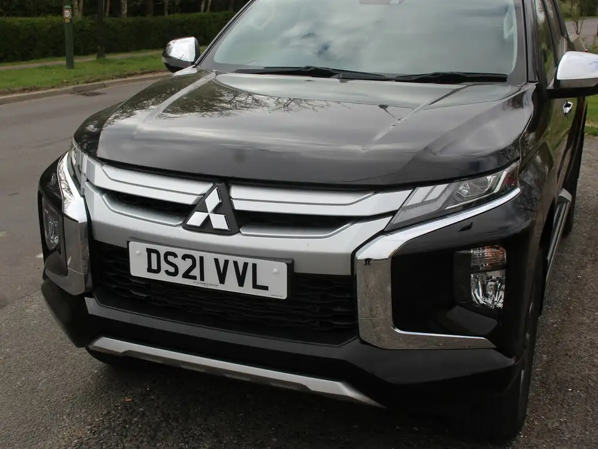 2021-mitsubishi-l200-22di-d-barbarian-big-16