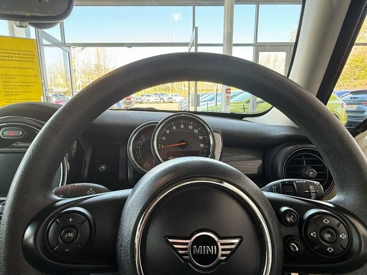 2019-mini-cooper-15-cooper-classic-hatchback-5d-big-19