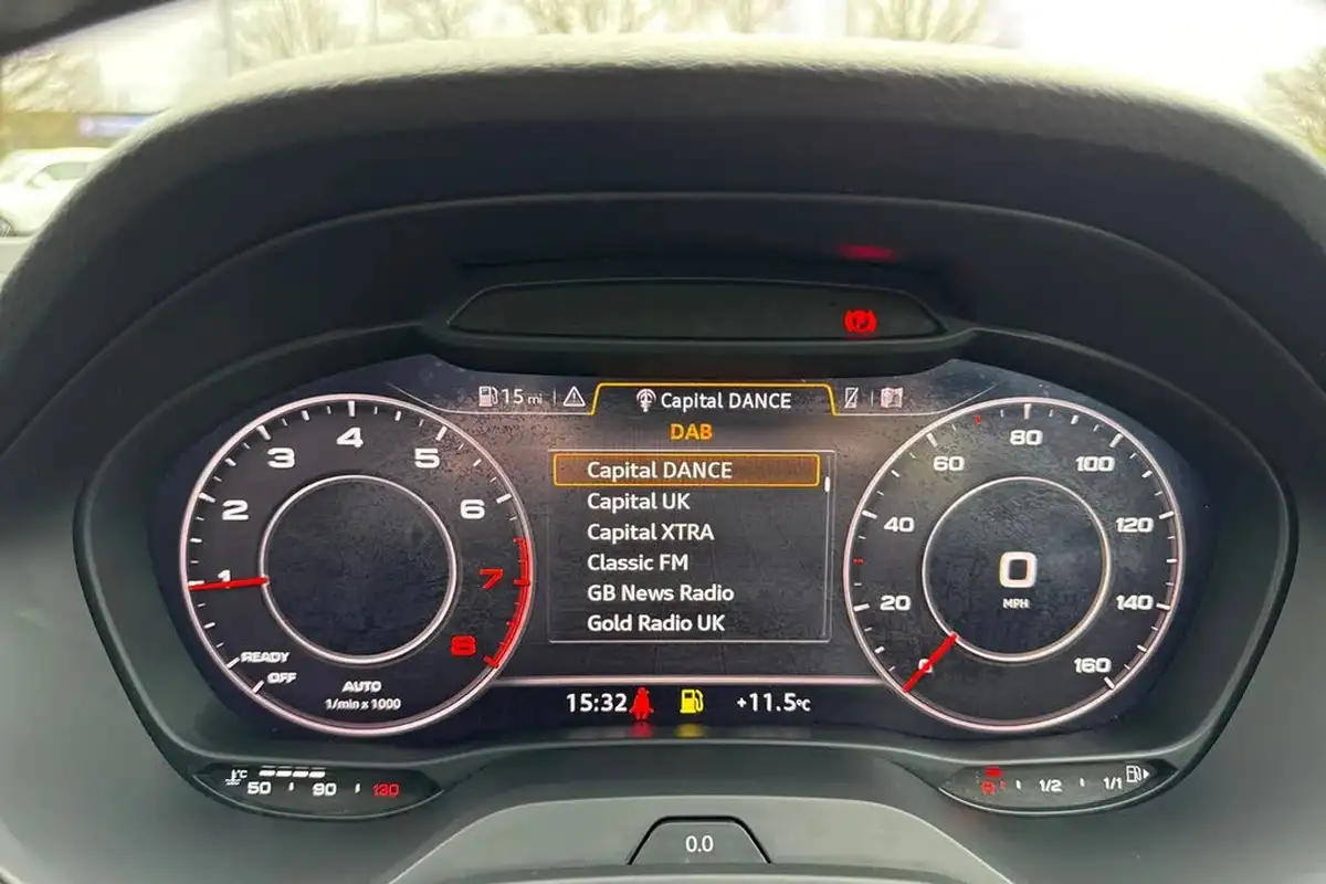 2021-audi-q2-10-30-tfsi-s-line-big-44