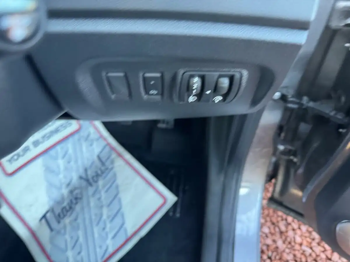 2019-renault-captur-09-tce-iconic-big-29