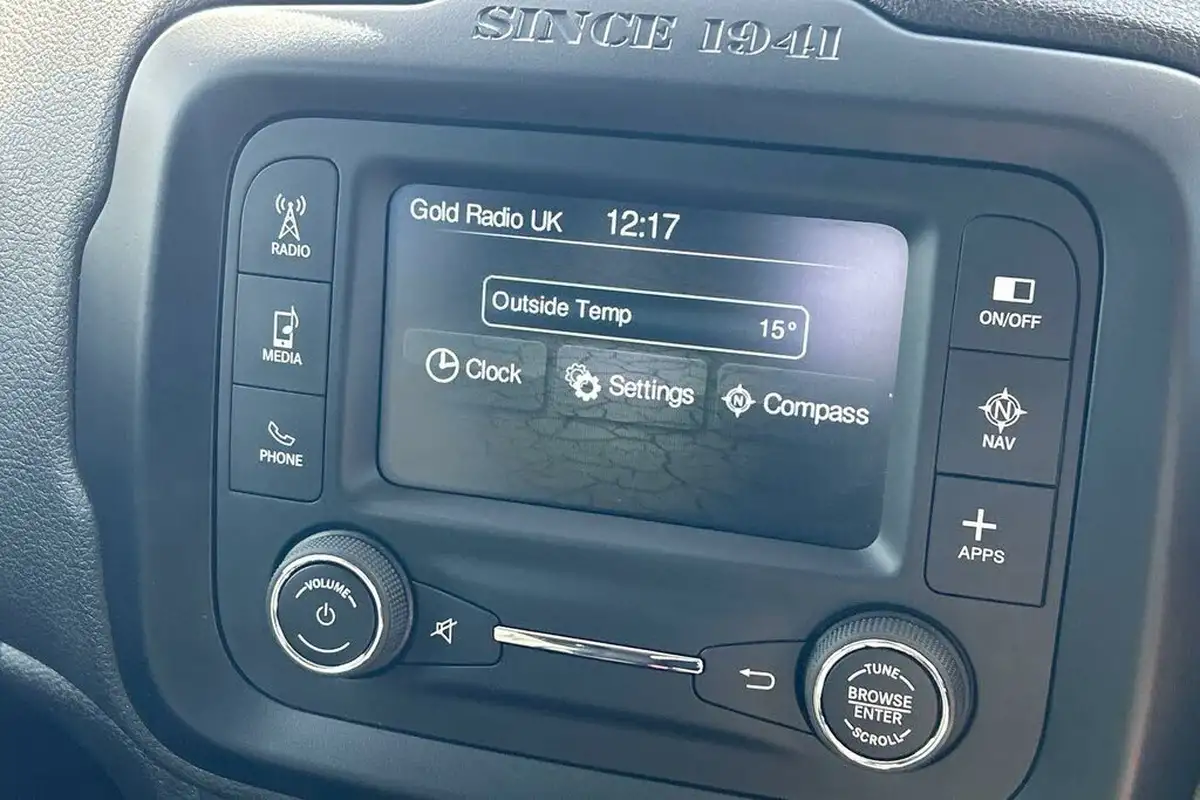 2017-jeep-renegade-16-multijet-ii-longitude-big-21