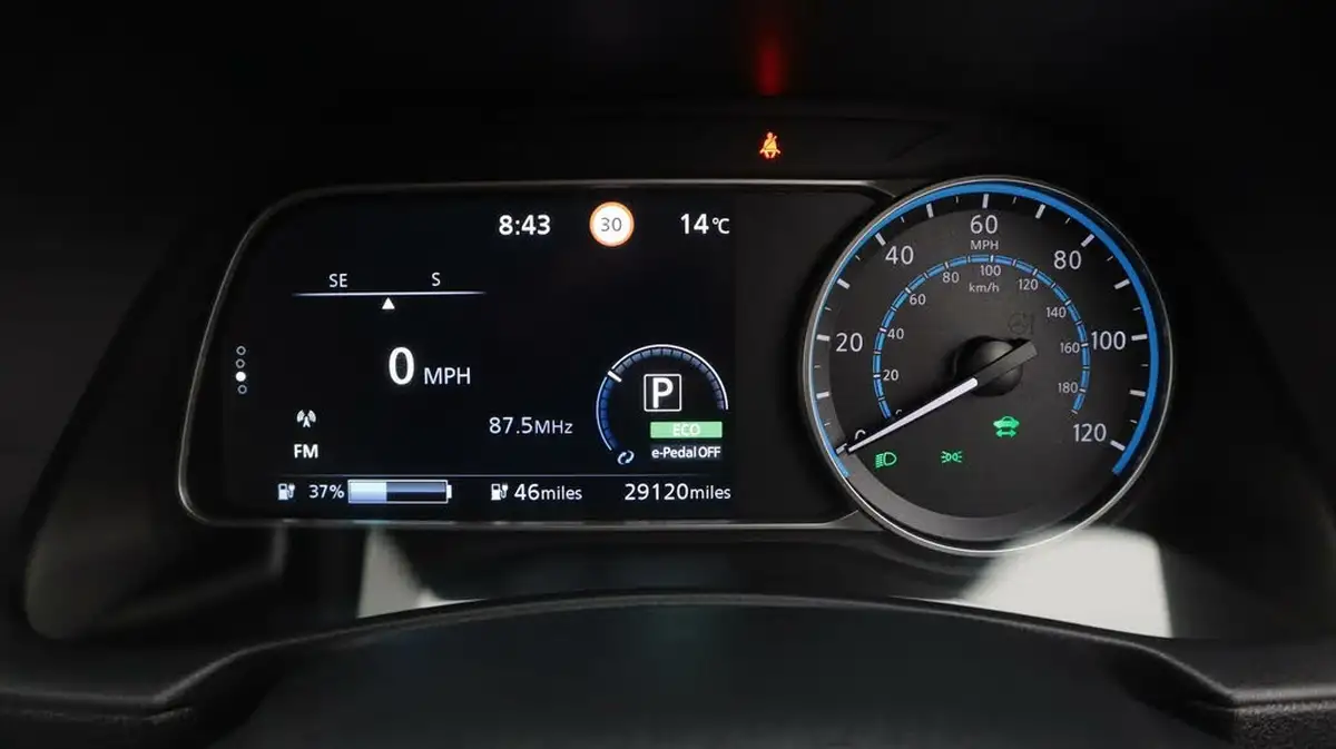 2021-nissan-leaf-e-tekna-big-10