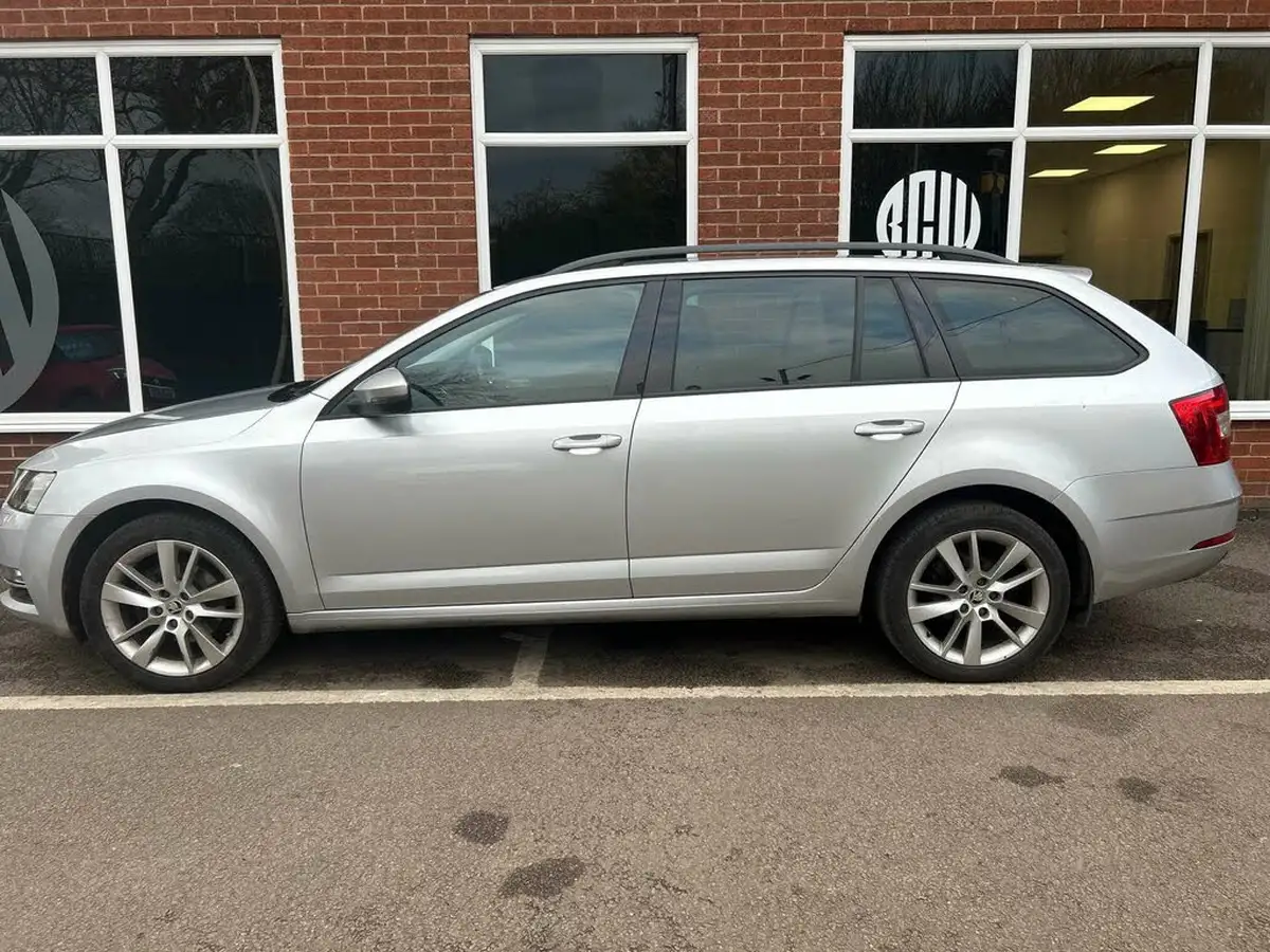 2018-skoda-octavia-20tdi-se-l-estate-dsg-big-1