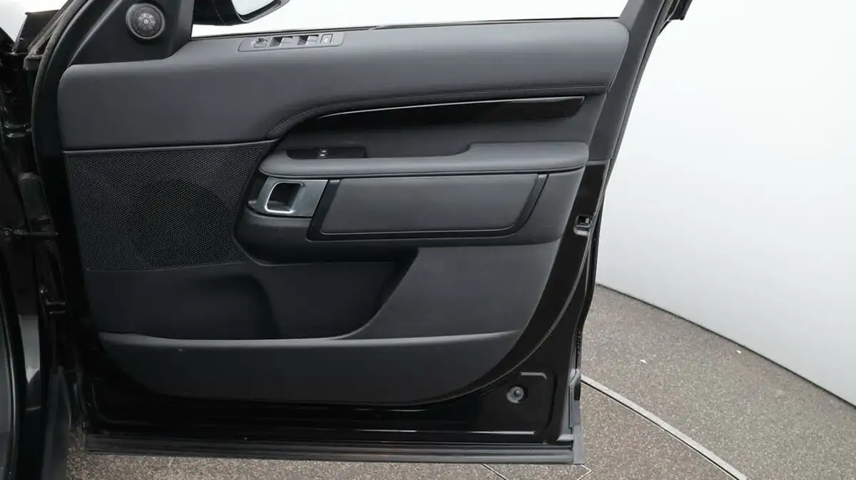 2022-land-rover-discovery-30-d250-s-big-15