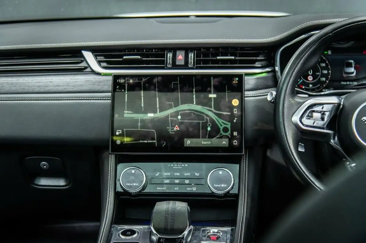2021-jaguar-f-pace-20-d200-r-dynamic-hse-mhev-big-23
