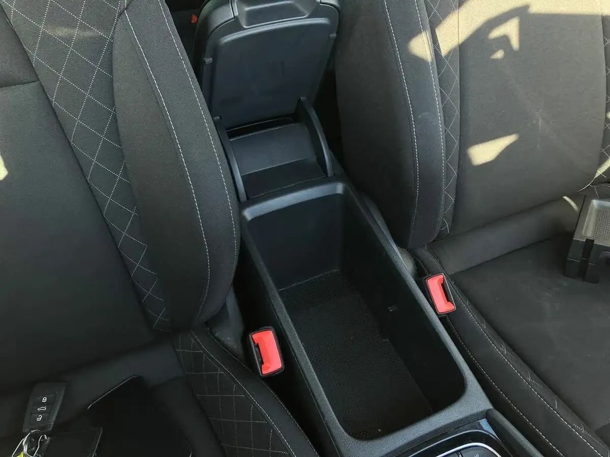2022-skoda-karoq-15-tsi-se-technology-big-28