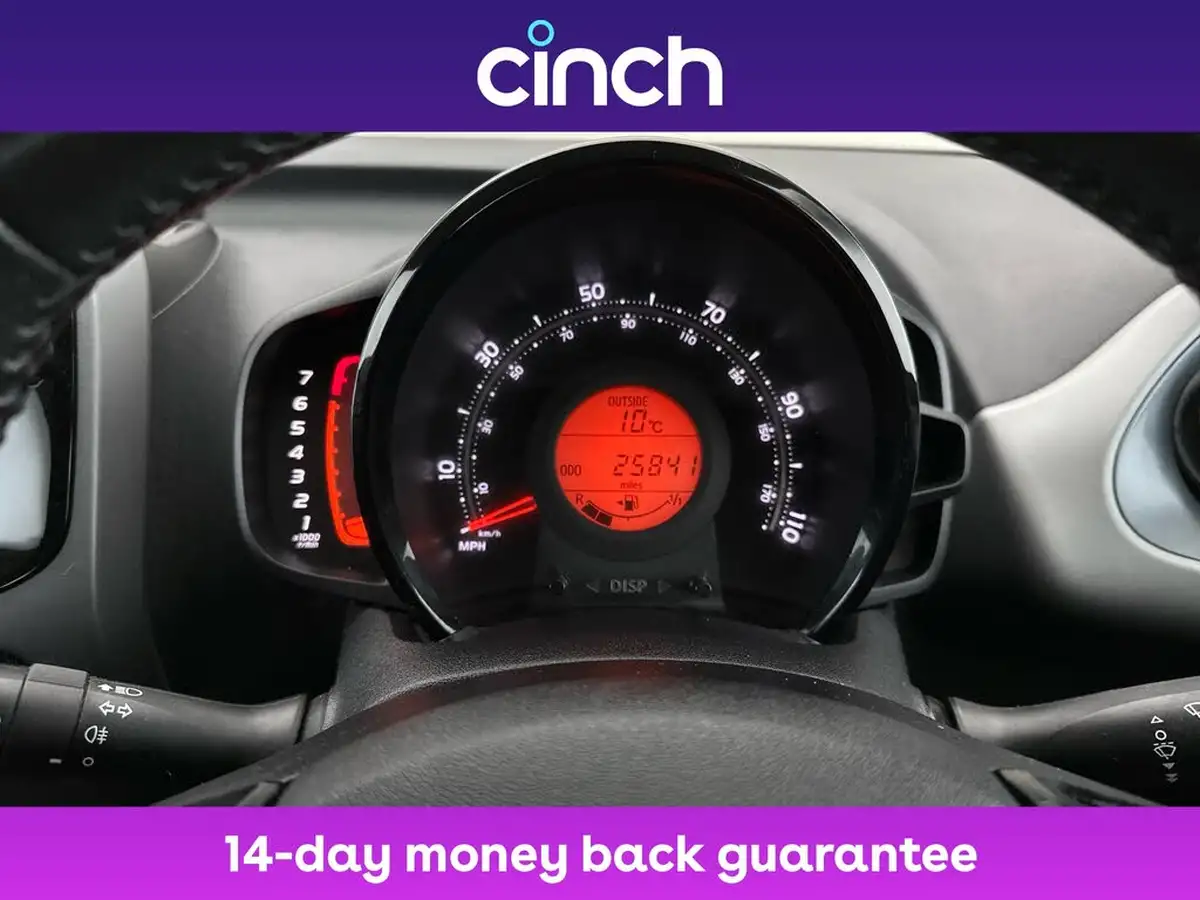 2019-toyota-aygo-10-vvt-i-x-play-big-12
