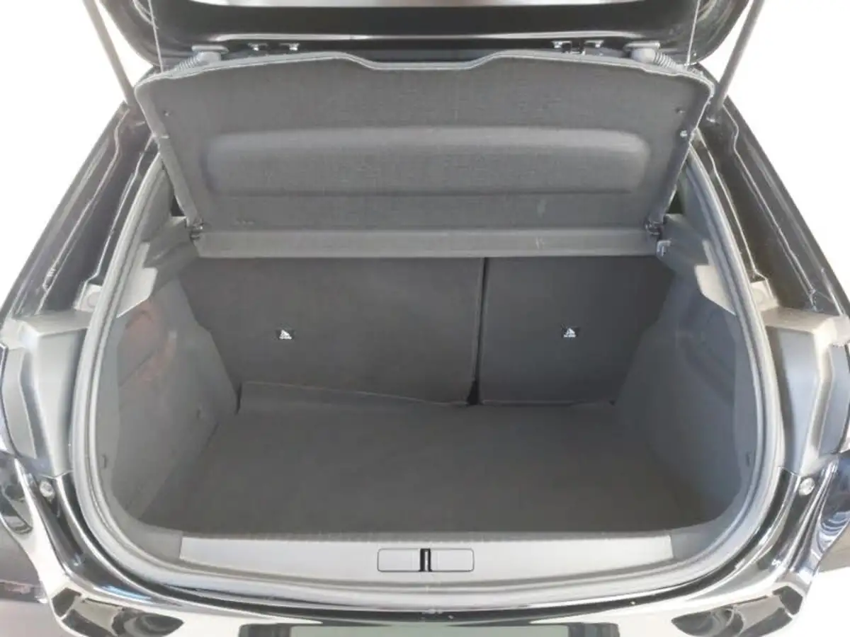 2023-peugeot-208-12-puretech-allure-premium-100ps-eat8-big-7
