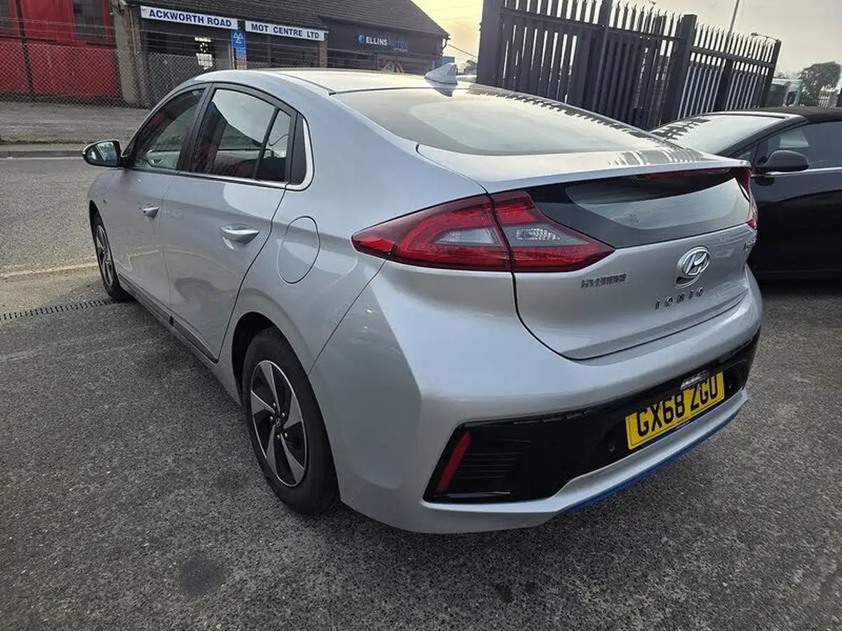 2018-hyundai-ioniq-16-gdi-premium-hybrid-big-4