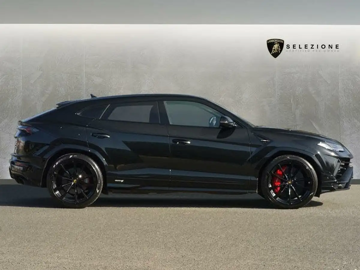 2023-lamborghini-urus-40-no-trim-big-2