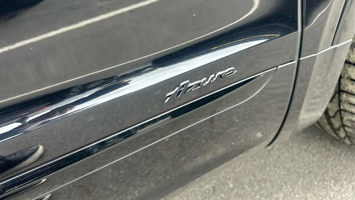 2023-bentley-bentayga-40-v8-extended-wheelbase-azure-big-12