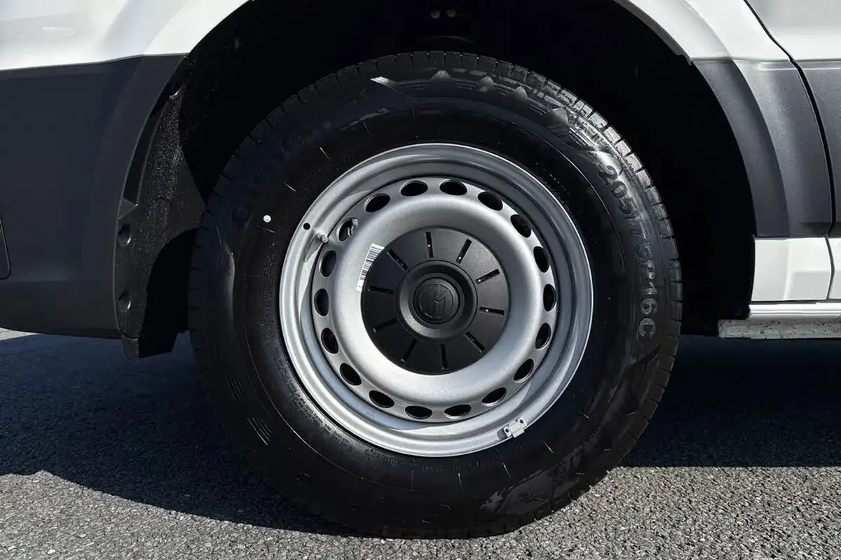 2024-volkswagen-crafter-20tdi-cr35-mwb-commerce-plus-140pseu6d-big-11