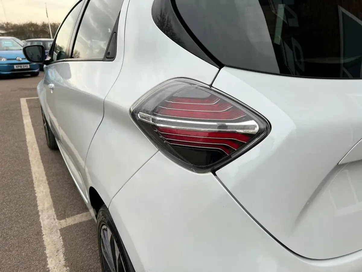 2021-renault-zoe-e-gt-line-big-34