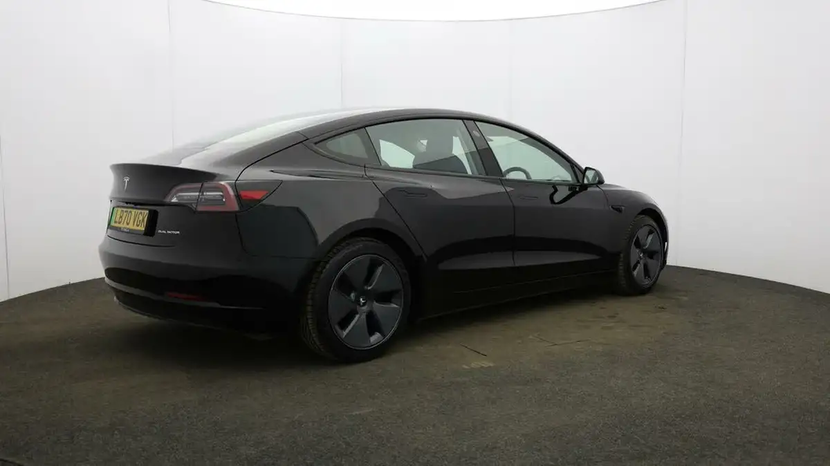 2020-tesla-model-3-e-long-range-big-50