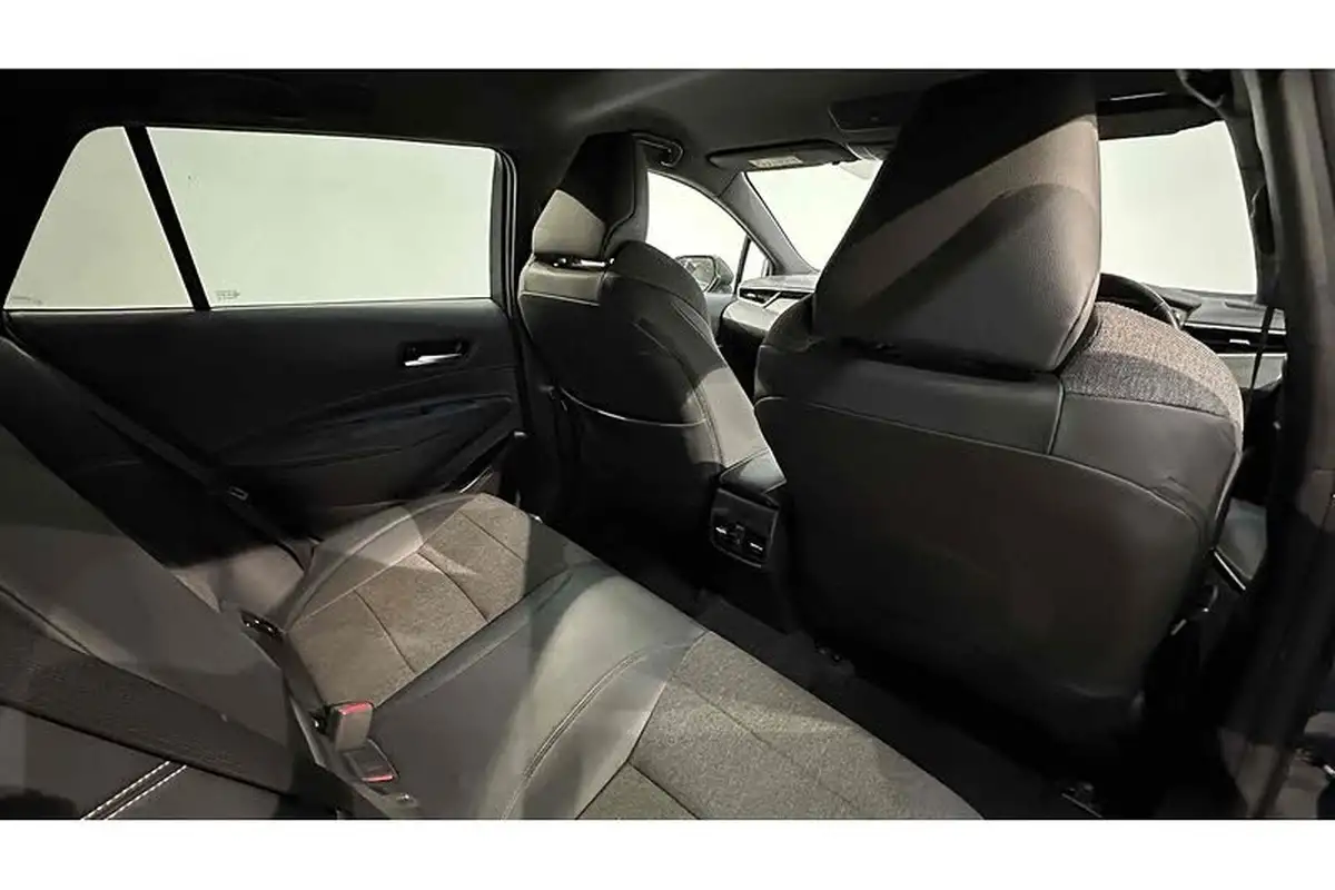 2021-toyota-corolla-18-vvt-i-design-trk-touring-sports-5d-big-18