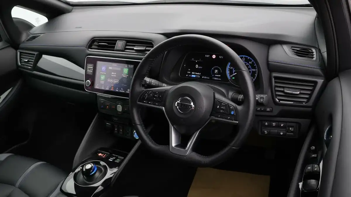 2021-nissan-leaf-e-tekna-big-8
