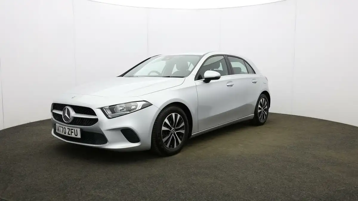 2020-mercedes-benz-a-class-13-a180-se-big-29