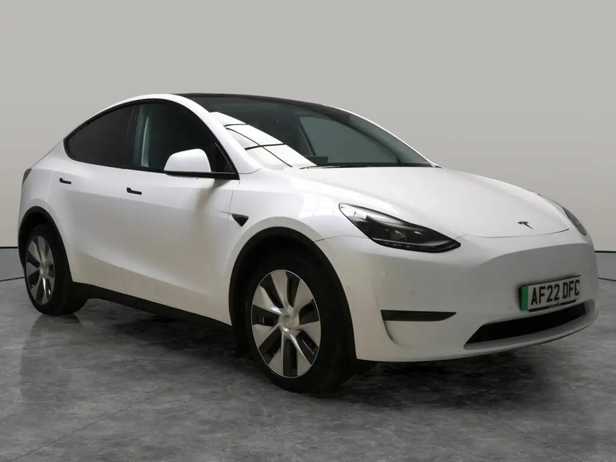 2022-tesla-model-y-e-long-range-big-9