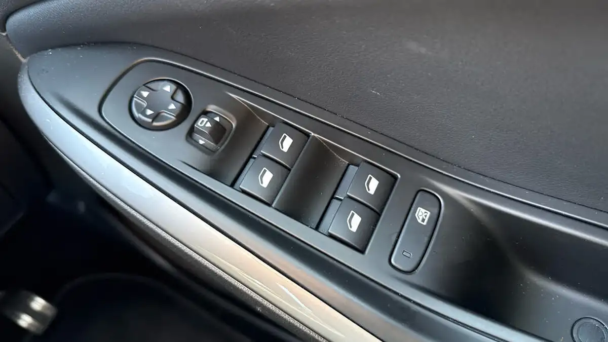 2022-vauxhall-grandland-12-gs-line-auto-big-21