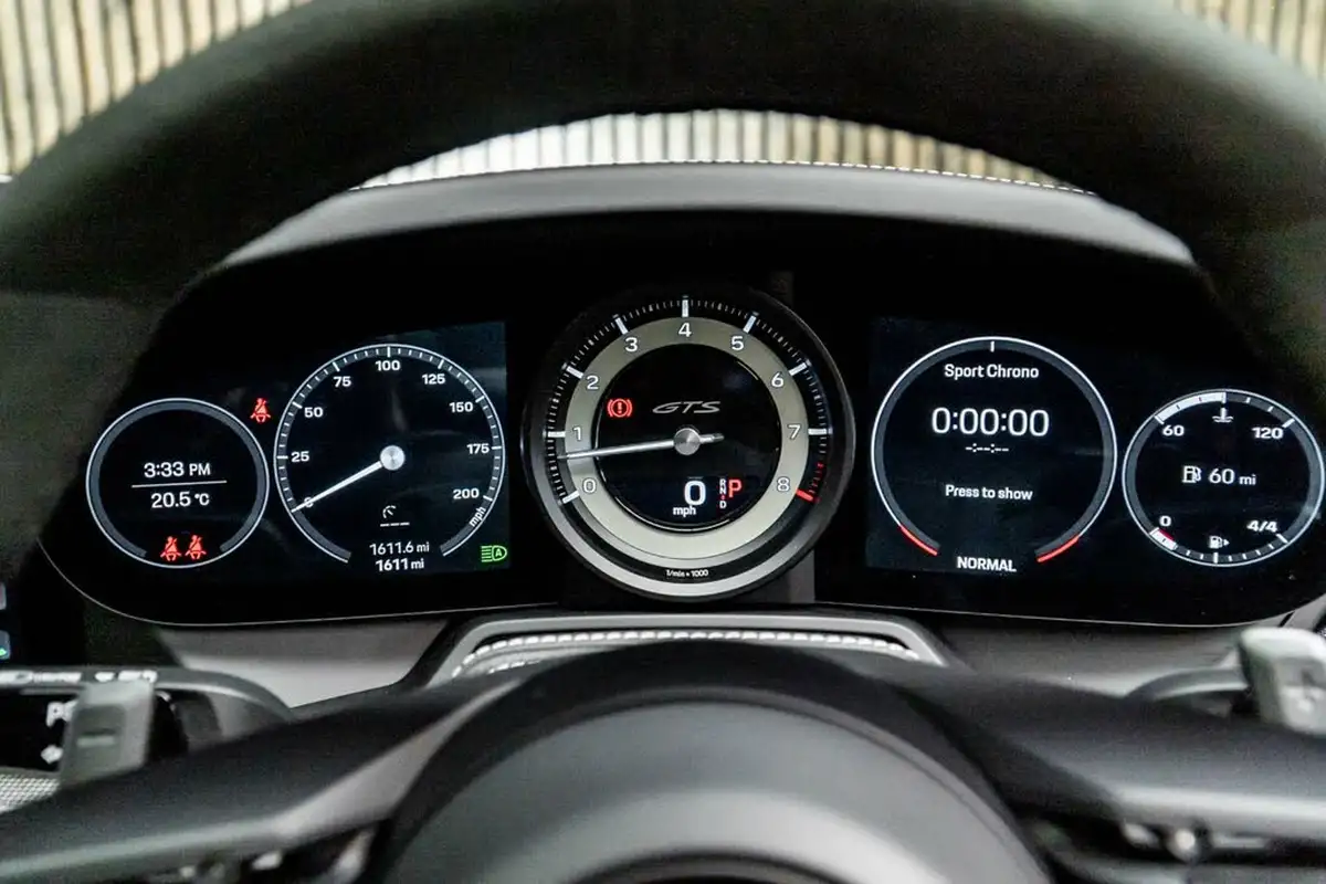 2022-porsche-911-30-carrera-4-gts-coupe-pdk-big-35